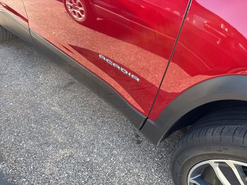 Used 2022 GMC Acadia SLT w/ Technology Package image 8