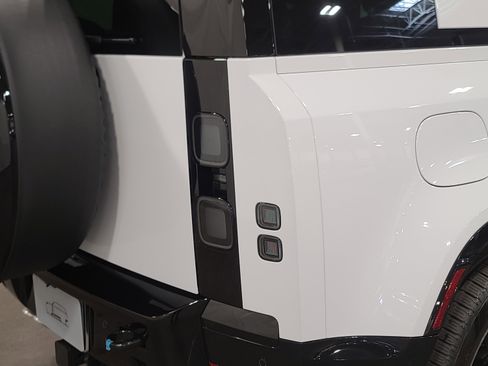 New 2026 Land Rover Defender 110 V8 image 18