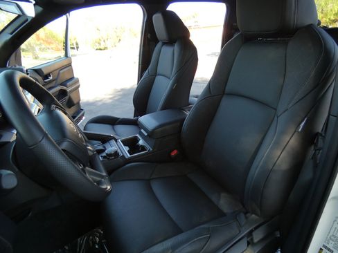 Used 2025 Toyota Tacoma TRD Sport image 62