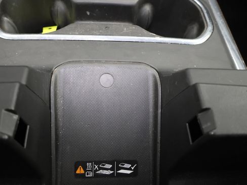 Used 2024 Chevrolet Silverado 2500 LT image 43