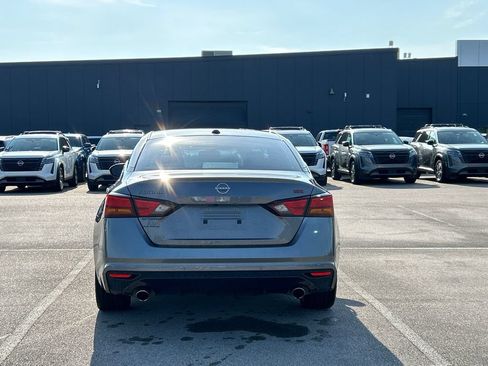 Used 2024 Nissan Altima 2.5 SR FWD image 4