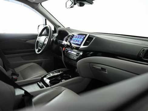 Used 2017 Honda Pilot Elite image 63