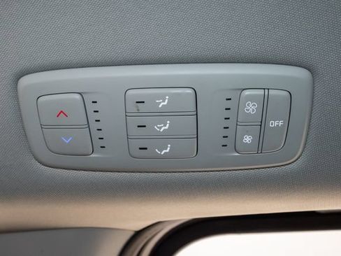 Used 2024 Kia Carnival LX FWD image 24