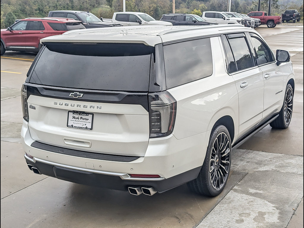 Used 2025 Chevrolet Suburban High Country AWD/4WD image 7