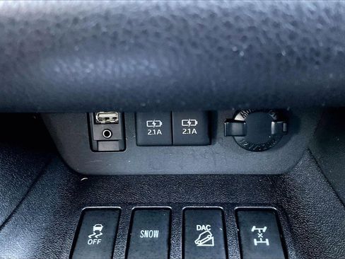 Used 2018 Toyota Highlander Limited image 19