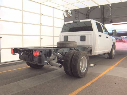 Used 2025 RAM 3500 Tradesman w/ Chrome Appearance Group AWD/4WD image 4