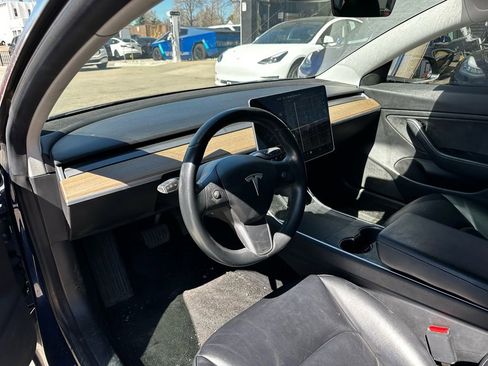 Used 2019 Tesla Model 3 Standard Range Plus image 2