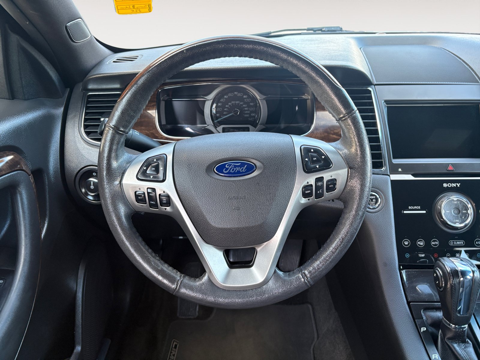 Used 2018 Ford Taurus Limited FWD image 13