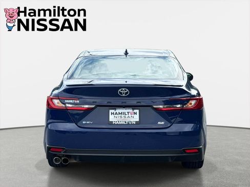 Used 2025 Toyota Camry SE FWD image 3