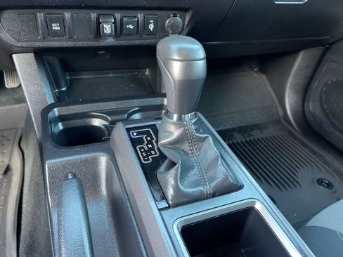 Used 2023 Toyota Tacoma TRD Sport image 15