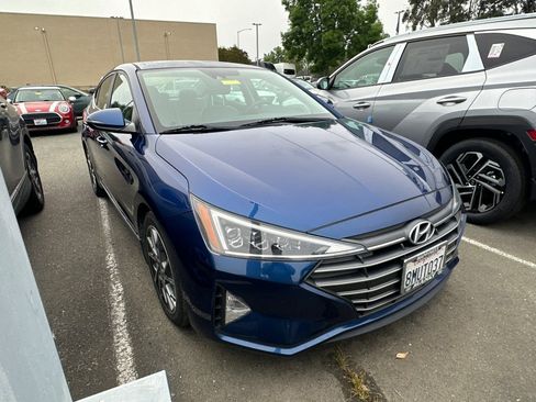 Used 2020 Hyundai Elantra Limited FWD image 2