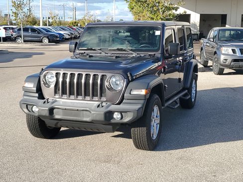 Used 2018 Jeep Wrangler Unlimited Sport S image 8
