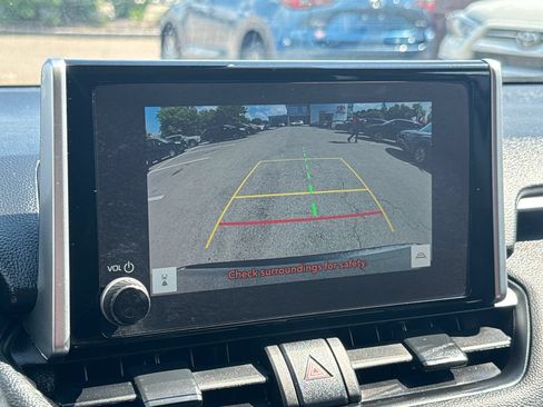 Used 2025 Toyota RAV4 XLE AWD/4WD image 20