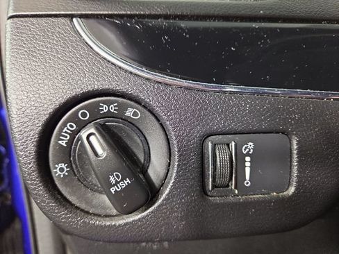 Used 2020 Dodge Grand Caravan SE FWD image 26