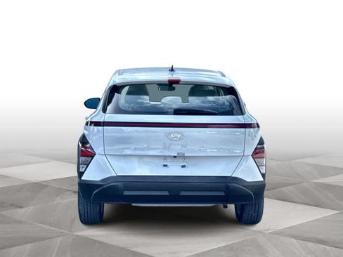 Used 2024 Hyundai Kona SE FWD image 6