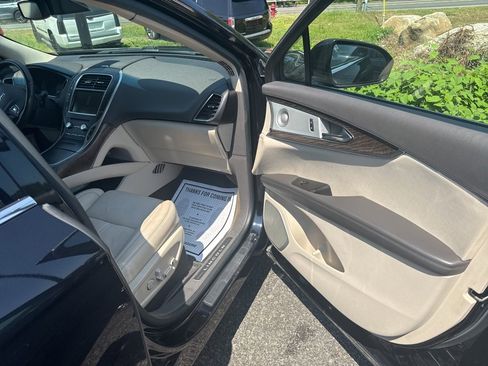 Used 2016 Lincoln MKX Reserve w/ Luxury Package image 20