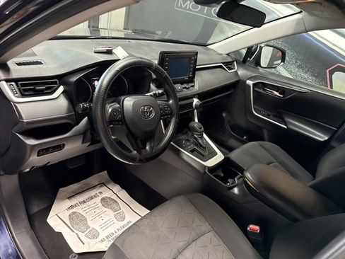 Used 2021 Toyota RAV4 XLE image 6