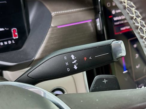 Used 2025 GMC Acadia Denali FWD image 22
