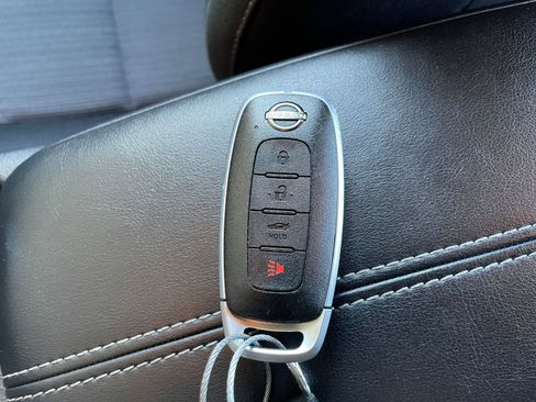 Used 2025 Nissan Sentra SV image 22