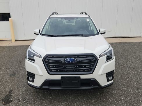 Used 2024 Subaru Forester Premium AWD/4WD image 2