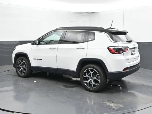 Used 2025 Jeep Compass Limited AWD/4WD image 10