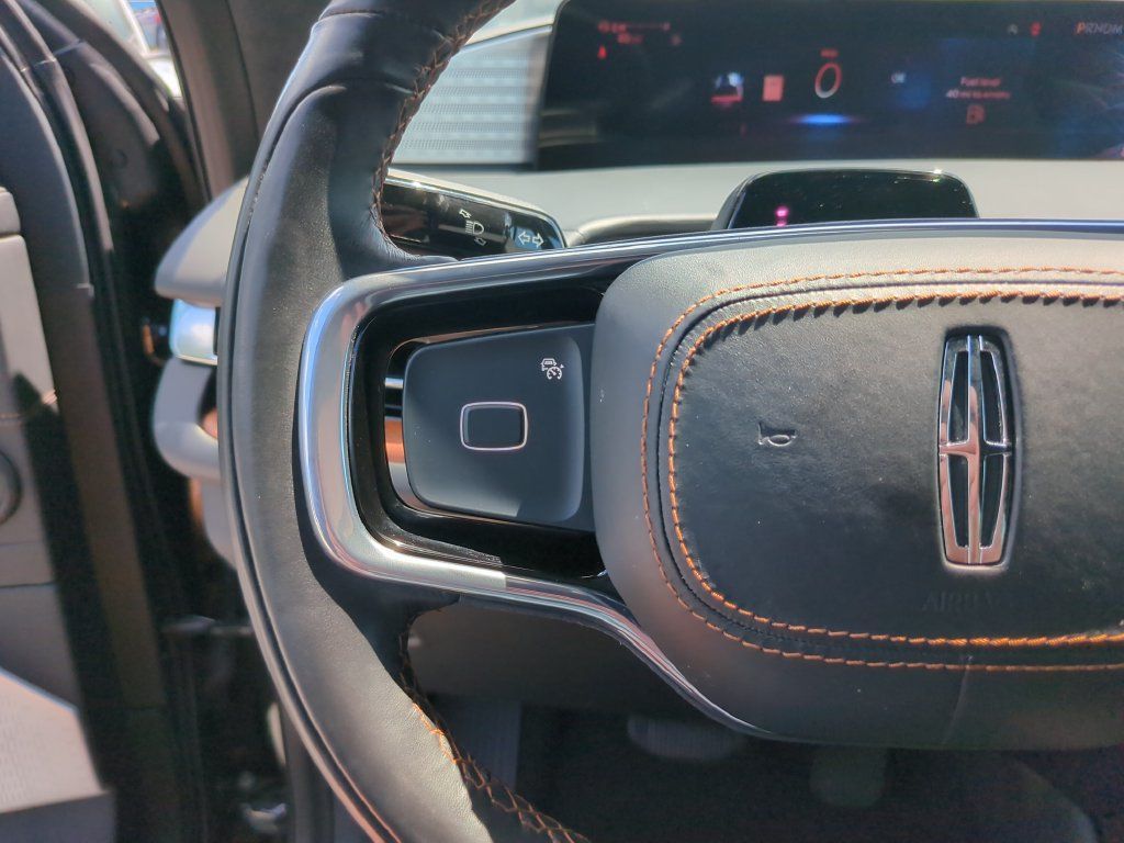 Used 2025 Lincoln Navigator Black Label AWD/4WD image 29