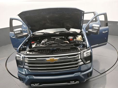 Used 2025 Chevrolet Silverado 3500 High Country w/ Technology Package AWD/4WD image 85