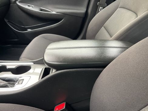 Used 2024 Chevrolet Malibu LT image 14