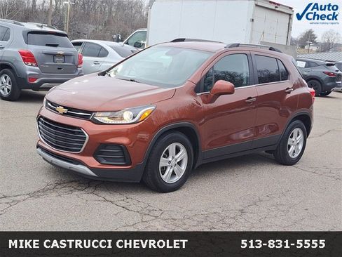 Used 2019 Chevrolet Trax LT w/ LT Convenience Package image 1