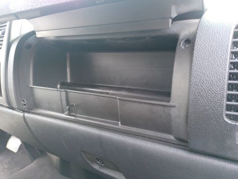 Used 2011 GMC Sierra 2500 SLE w/ SLE Preferred Package image 28