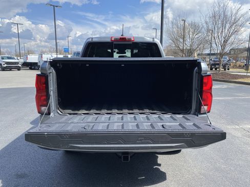 Used 2023 Chevrolet Colorado LT w/ LT Convenience Package III image 10