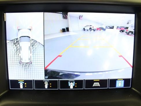 Used 2021 GMC Acadia SLT w/ Technology Package image 4