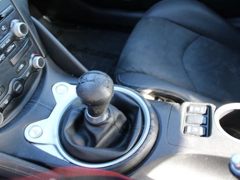 Used 2009 Nissan 370Z Touring image 19