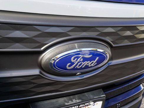 Used 2022 Ford F150 Lightning Lariat image 11