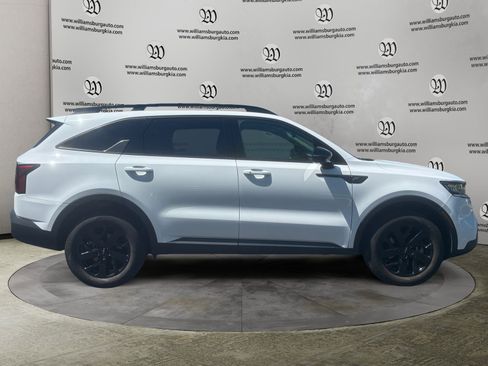 Used 2023 Kia Sorento S w/ Panoramic Sunroof Package image 6