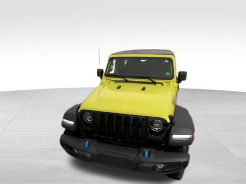 Used 2023 Jeep Wrangler Unlimited w/ Cold Weather Group image 9