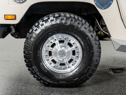 Used 2003 HUMMER H1 4-Door Wagon image 9