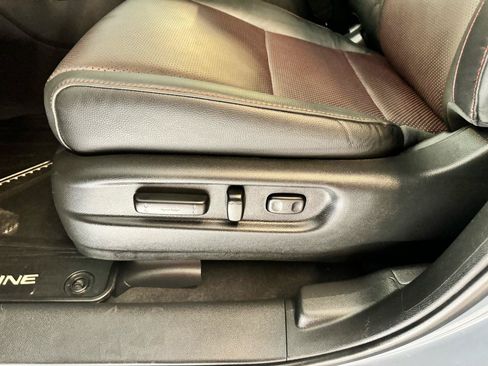 Used 2025 Honda Ridgeline Black Edition image 10