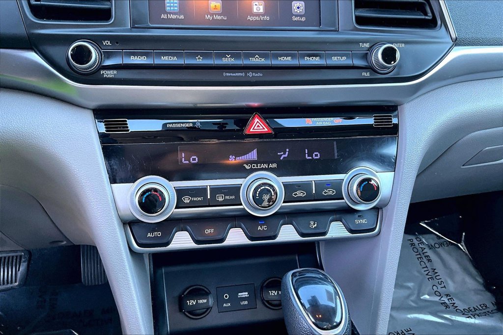 Used 2020 Hyundai Elantra SEL FWD image 17