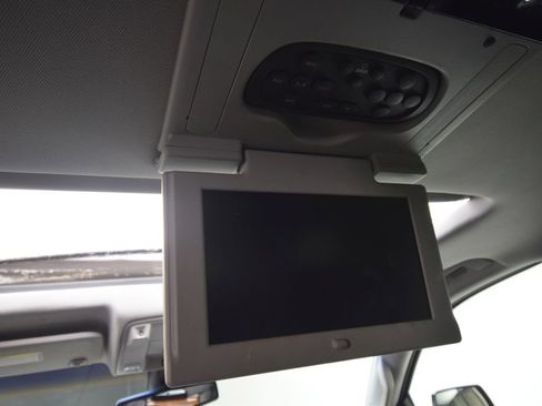 Used 2015 Cadillac Escalade Premium image 32