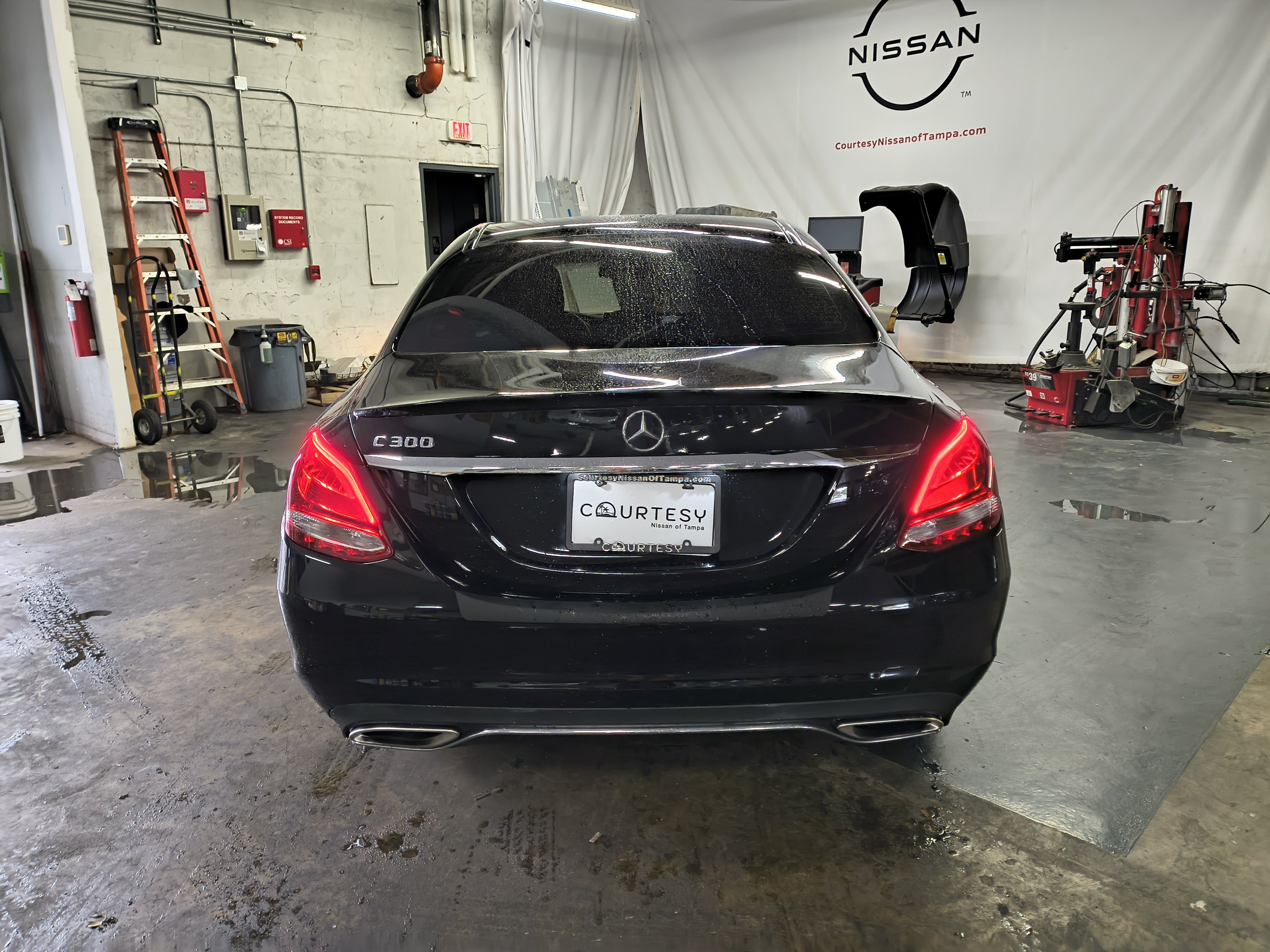 Used 2018 Mercedes-Benz C 300 Sedan image 7