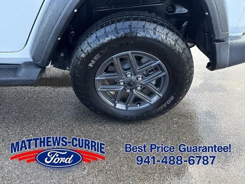 Used 2024 Jeep Wrangler Unlimited Sport AWD/4WD image 15