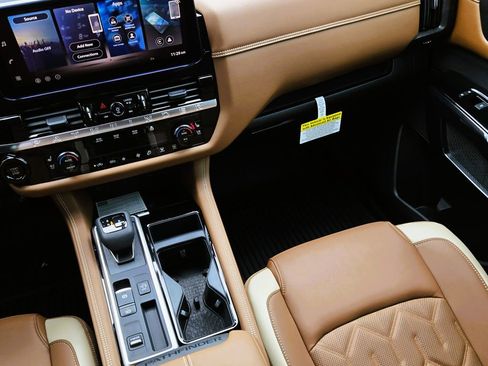 New 2026 Nissan Pathfinder Platinum FWD image 13