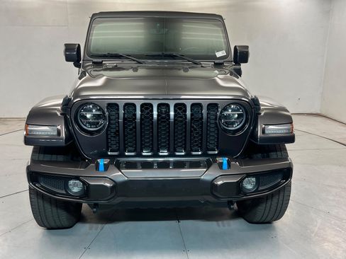 Used 2021 Jeep Wrangler Unlimited Sahara AWD/4WD image 9