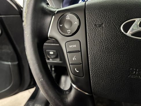 Used 2011 Hyundai Genesis 3.8 w/ Technology Pkg 4 image 21