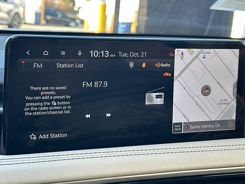 Used 2025 Genesis G70 2.5T image 18