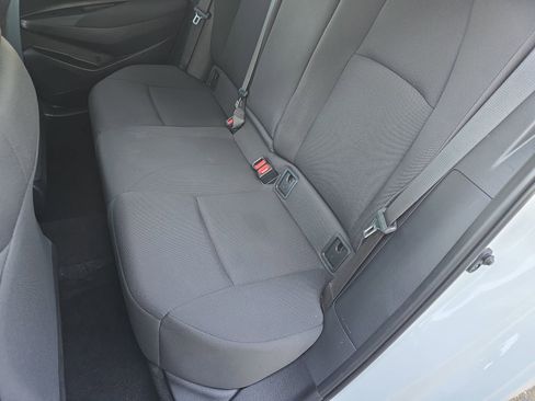 Used 2022 Toyota Corolla LE image 19