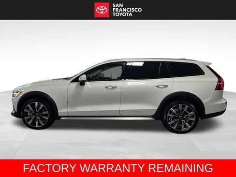Used 2026 Volvo V60 B5 Cross Country Ultra w/ Climate Package AWD/4WD image 2