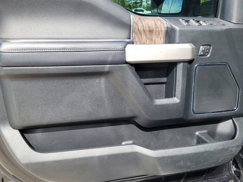 Used 2019 Ford F350 Lariat AWD/4WD image 7
