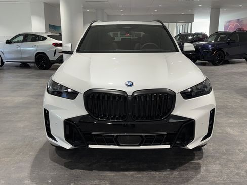New 2026 BMW X5 xDrive50e w/ M Sport Package image 2